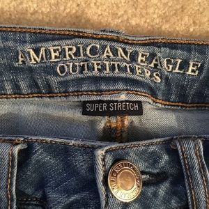 AMERICAN EAGLE JEANS